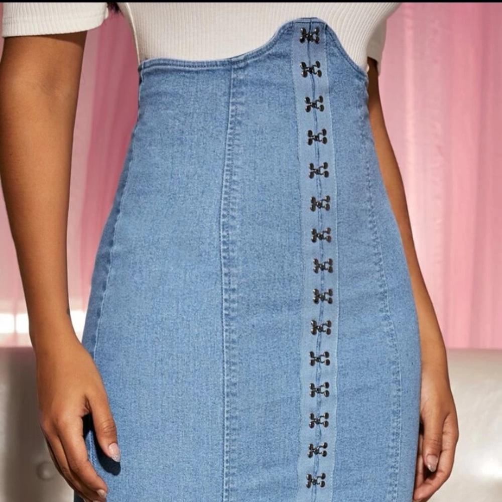 Denim pencil skirt